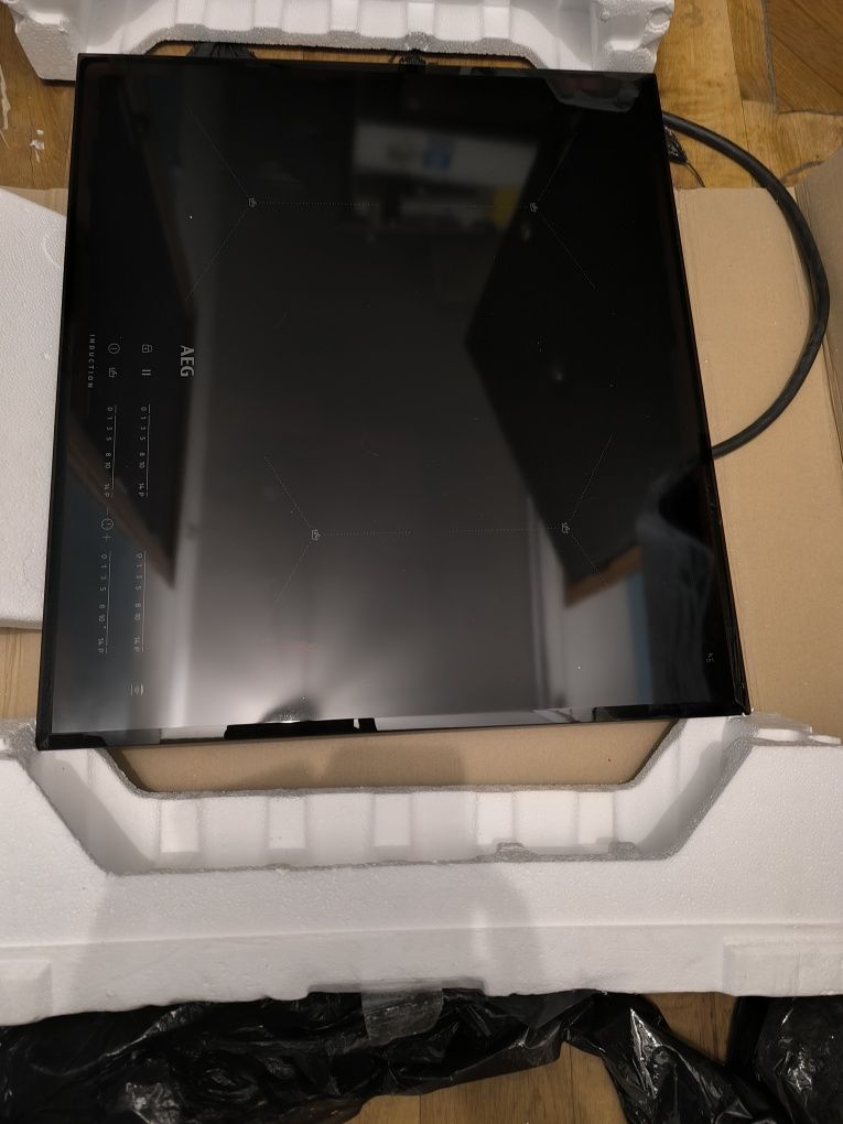AEG IKE64441FB НОВА! Индукционная варочная поверхность