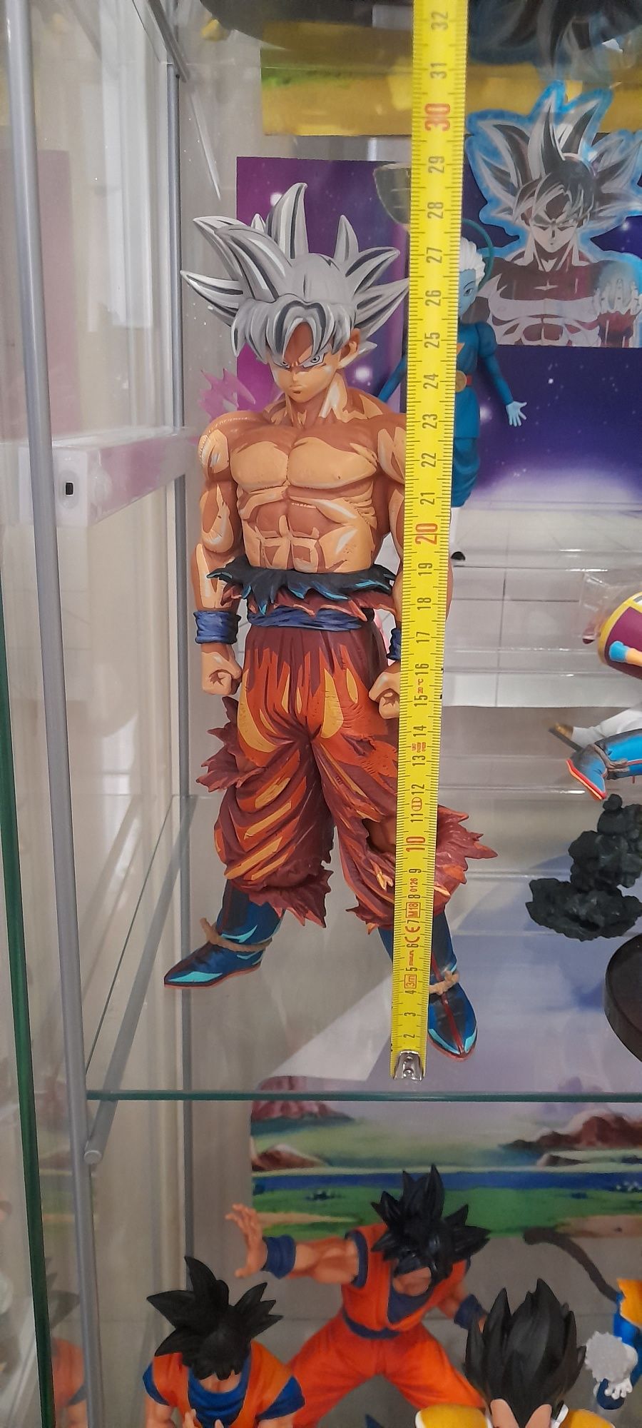 Várias figuras Dragon ball