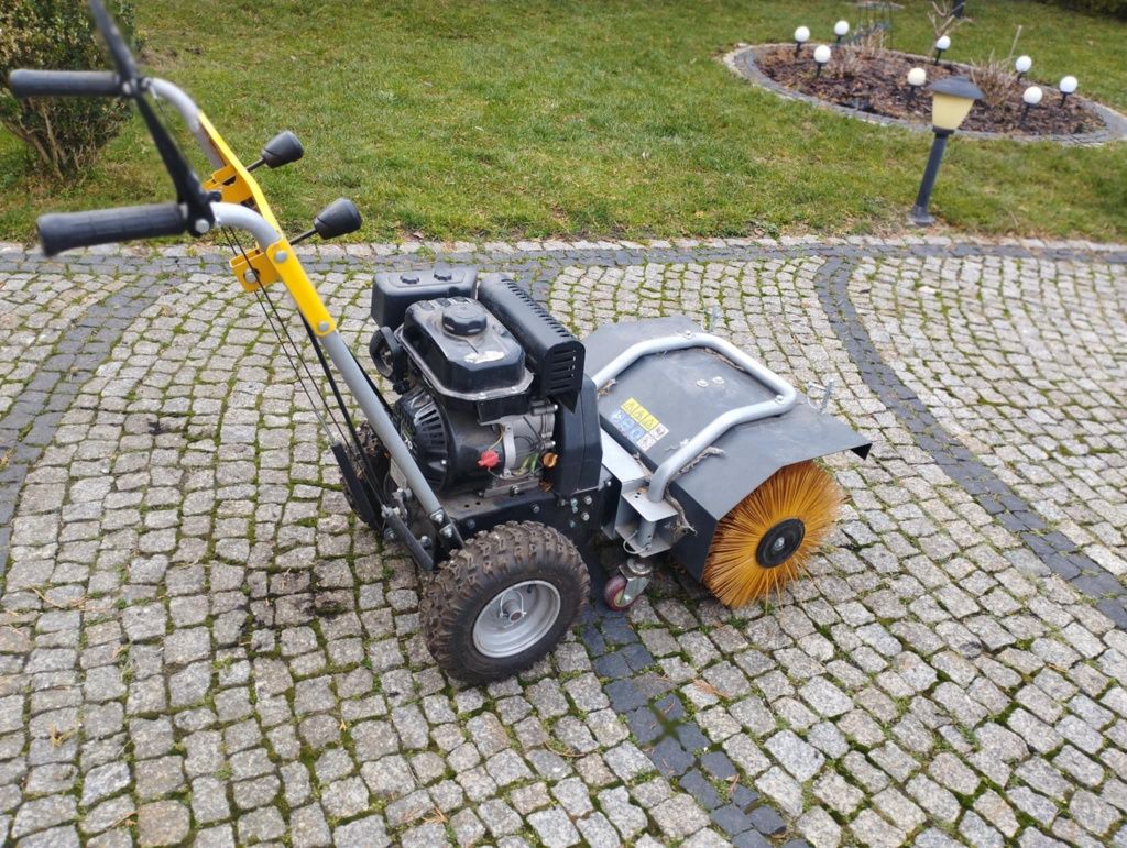 Zamiatarka spalinowa STIGA SWS 600 G