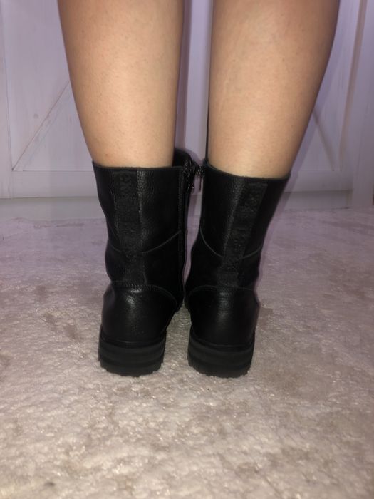 Продам жіночі черевики.