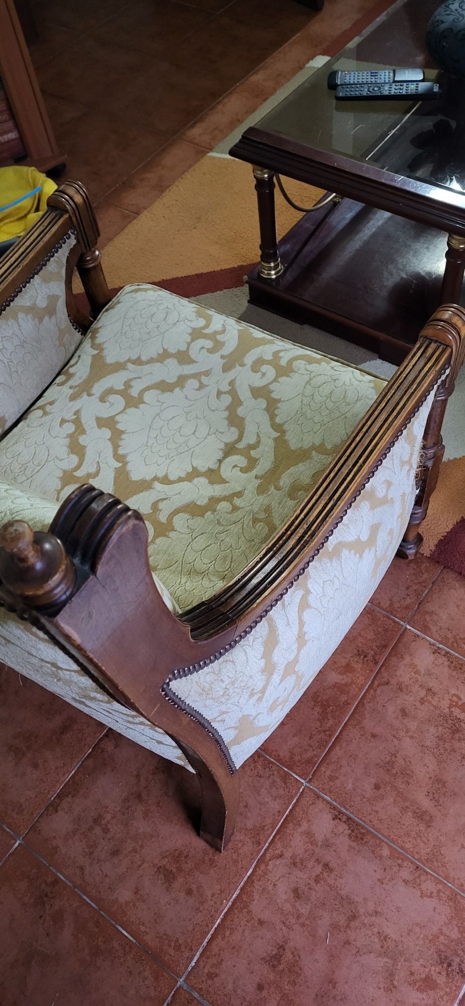 Conjunto sofás em bom estado