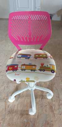 Krzeslo biurkowe dziecięce