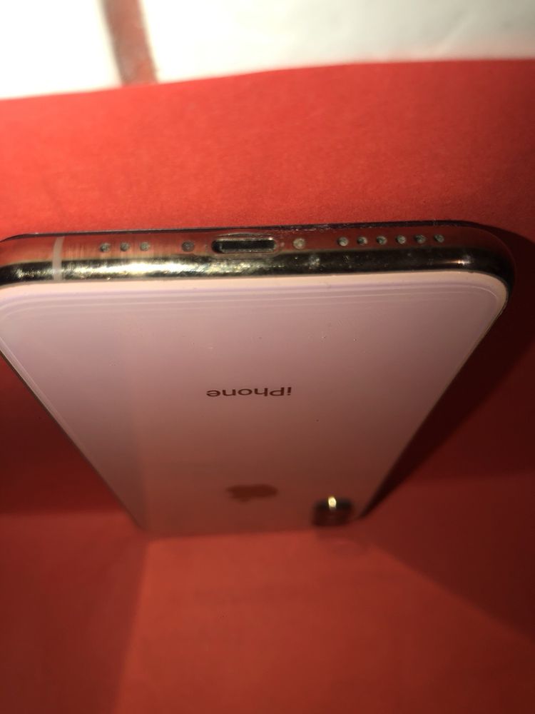 Продаю Iphon xs б/у