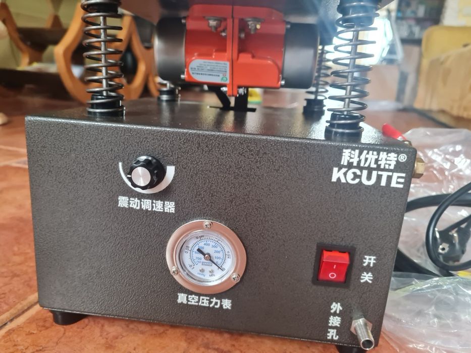 Вібровакуумний стіл. Новый.