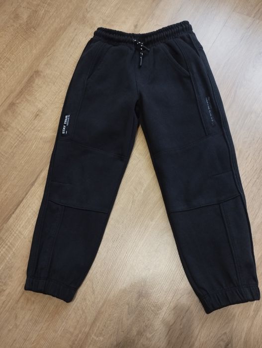 Spodnie dresowa Reserved 122