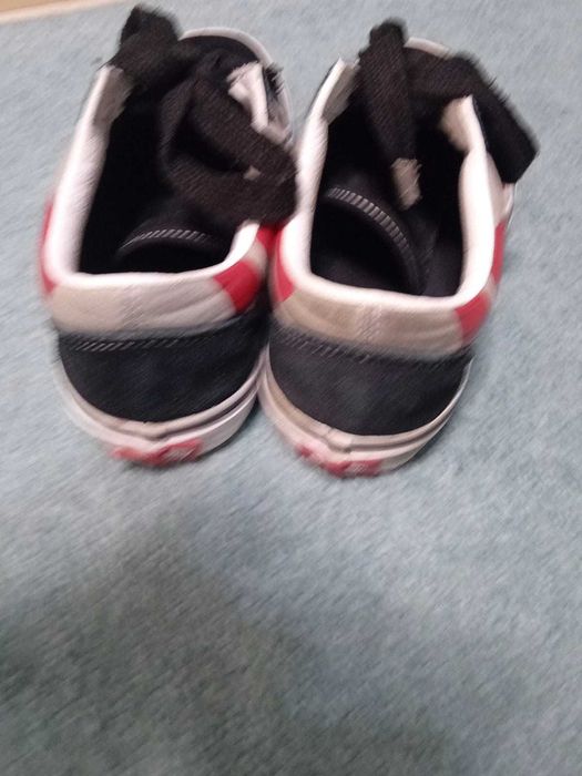 Ténis Marca Vans