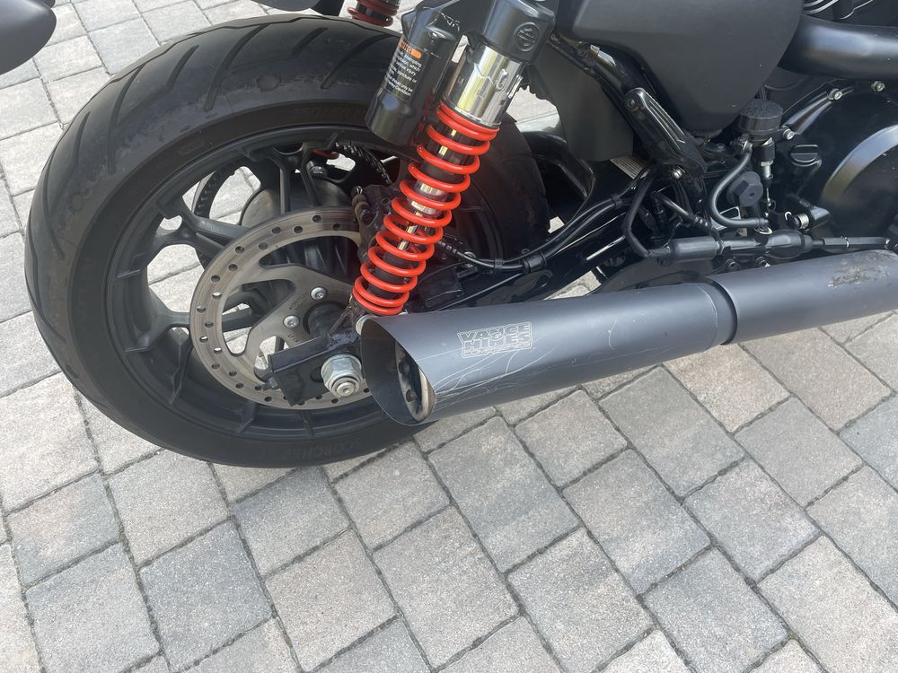 Harley Davidson street rod 750