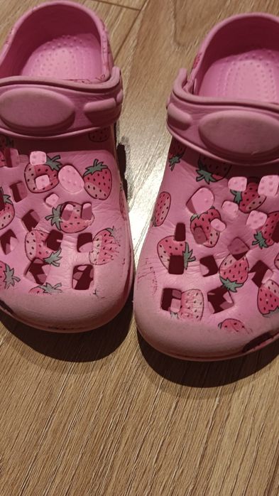 Kroksy, klapki r. 27