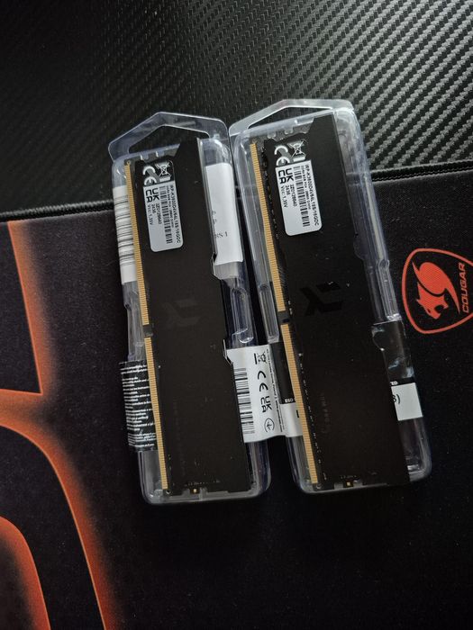 Оперативна пам'ять DDR4 16GB (2x8GB) Kit GOODRAM IRDM PRO DEEP BLACK