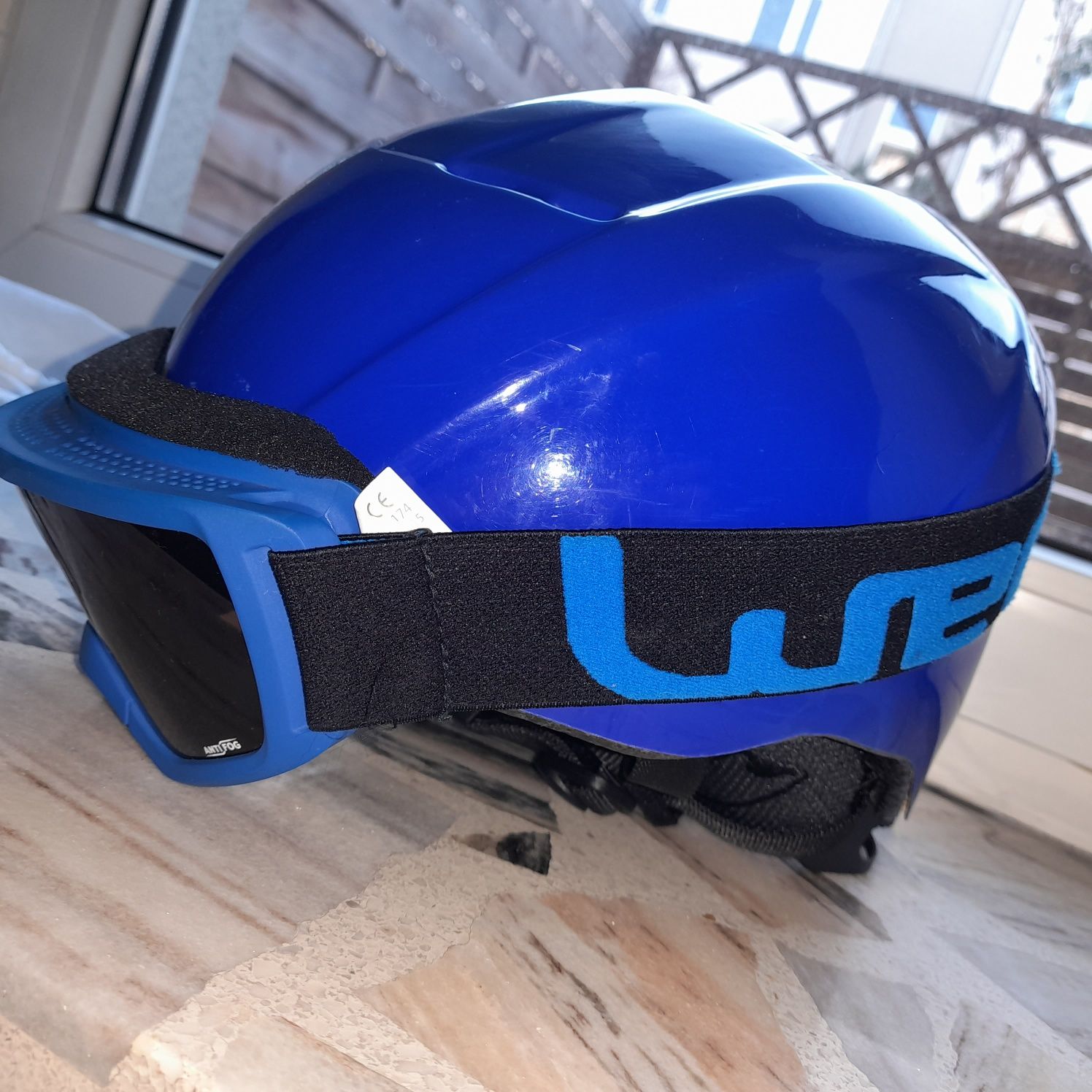 Kask narciarski dla dziecka wraz z goglami, rozmiar 51-54