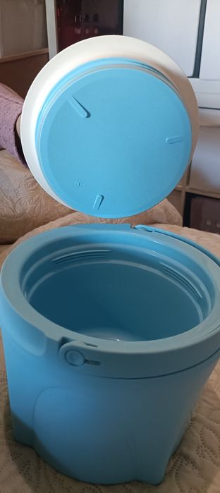 Tupperware térmico 2 litros para grande quantidade de comida novo