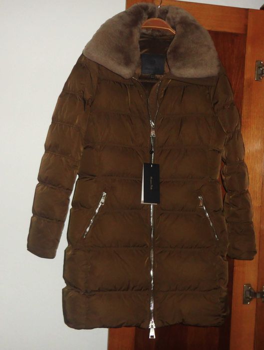 Casaco de penas à prova de água na cor castanho torrado
Massimo D