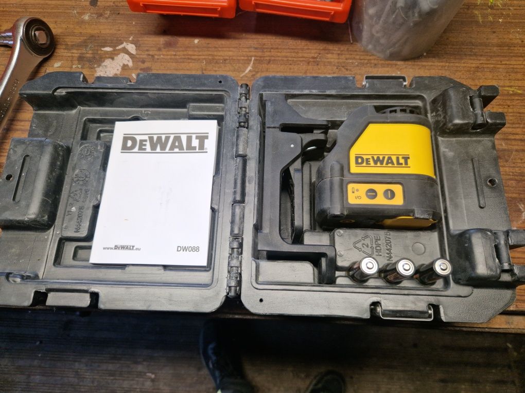 Laser Dewalt DW088