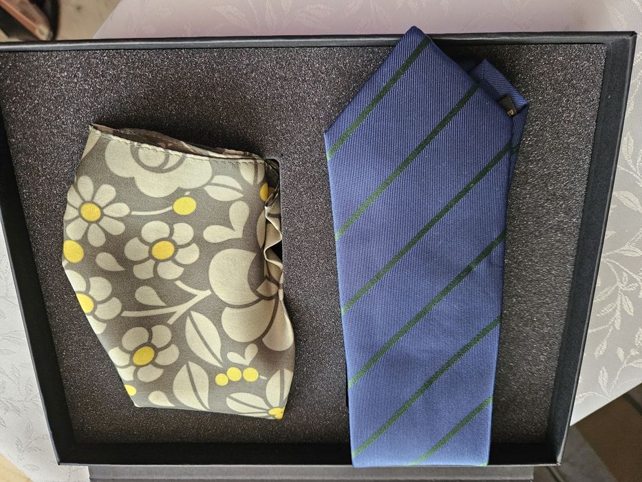 Krawat jedwabny z poszetką