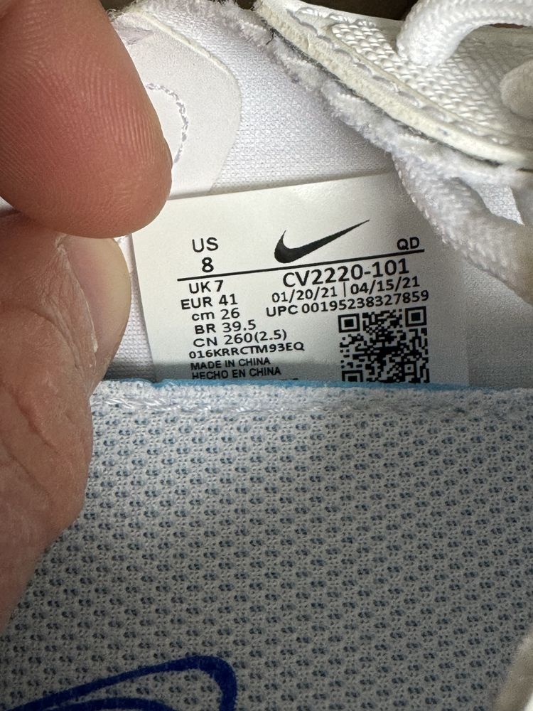Кроссовки Nike  Air Zoom-Type Se CV2220 101