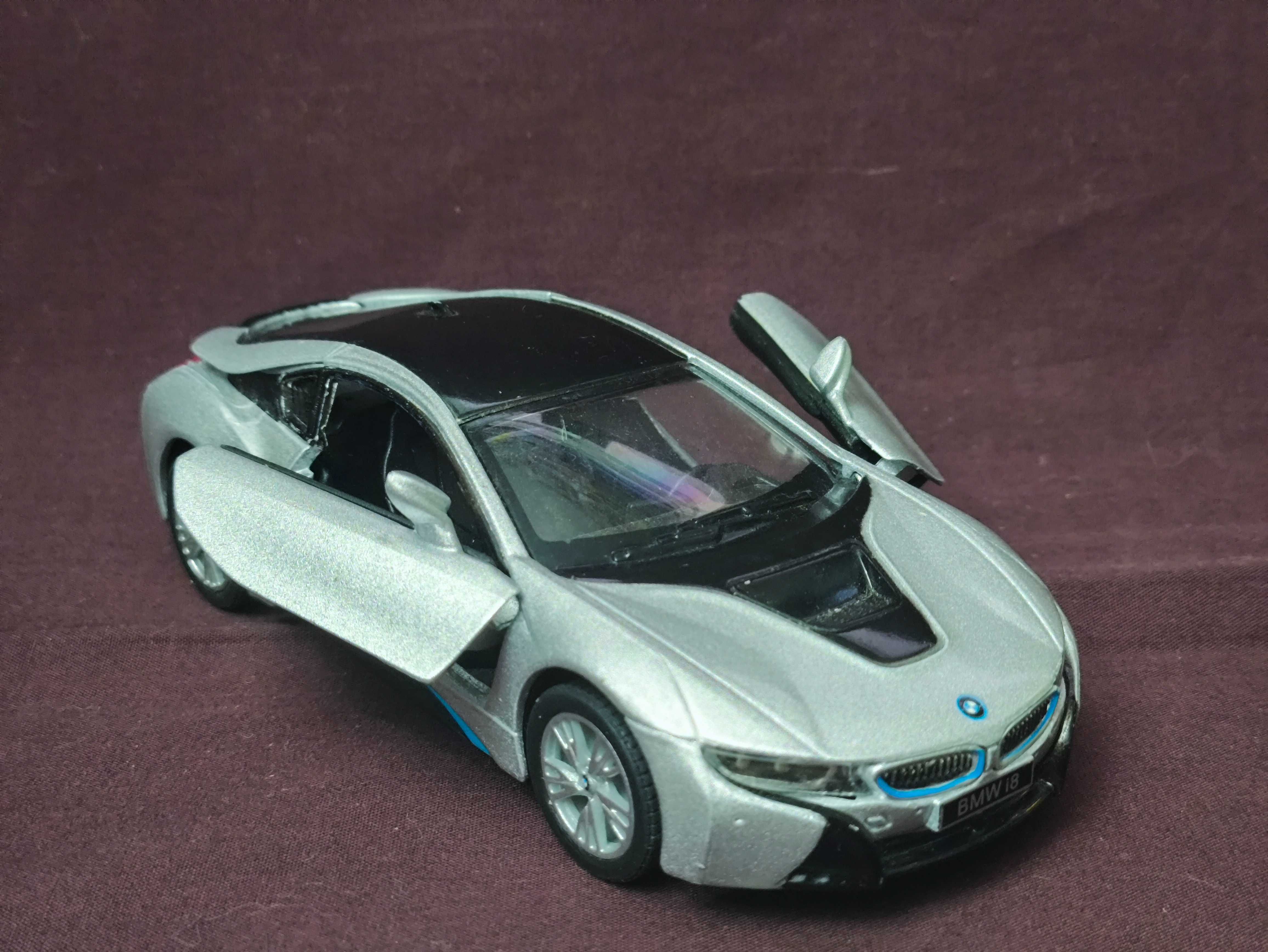 Машинка инерционная BMW i8 1:36 Kinsmart