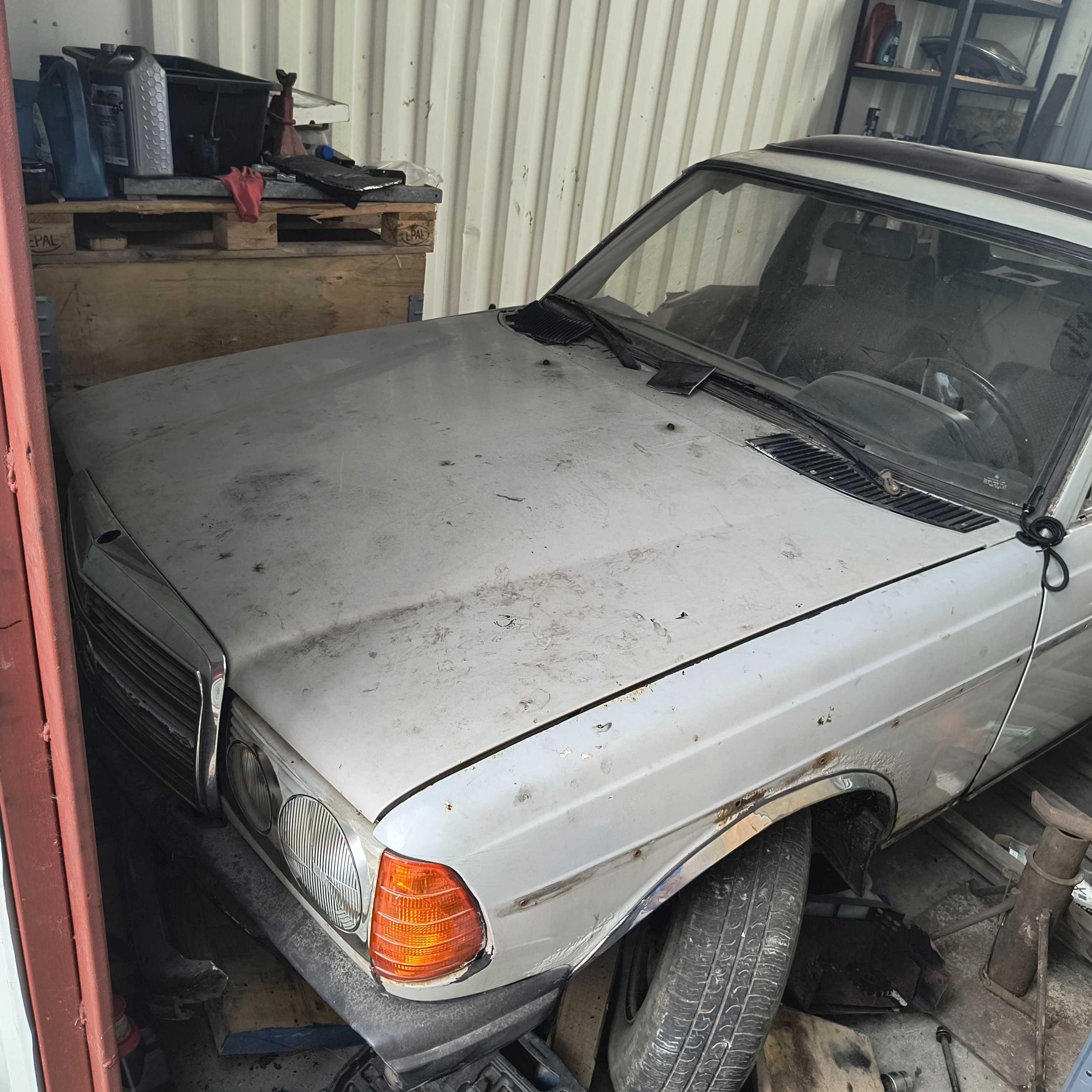 Mercedes w123 + części blacharskie