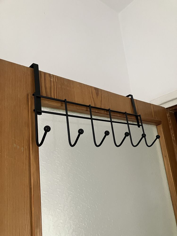 Wieszak metalowy czarny/aluminiowy na drzwi dl.46 cm