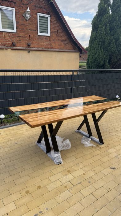 Stół dębowy z żywicą epoksydową 200 x 80. Recznie robiony stol loftowy