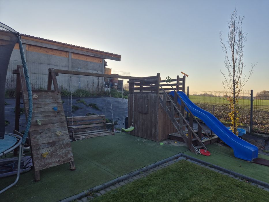 Plac zabaw drewniany z akcesoriami duży zjeżdżalnia domek wspinaczka