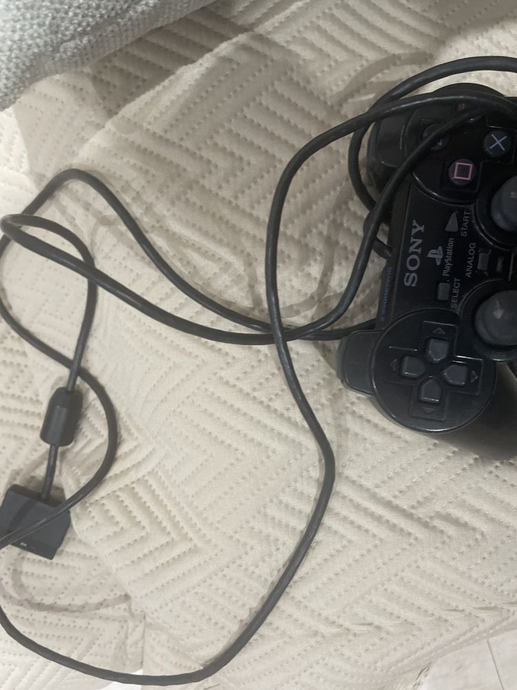 Vende se Ps2 usada + 2 comandos