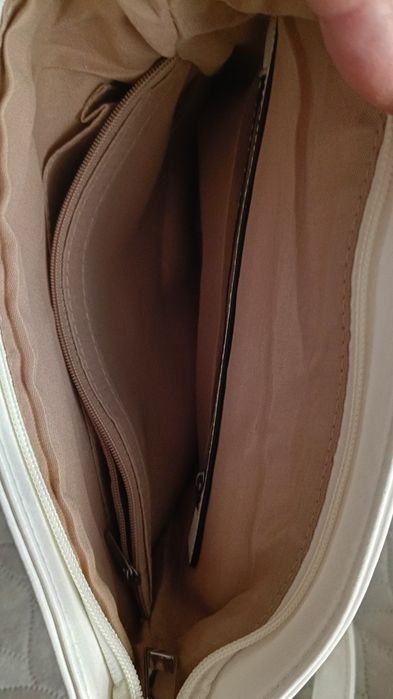 Sprzedam torebkę damska. Mała listonoszka