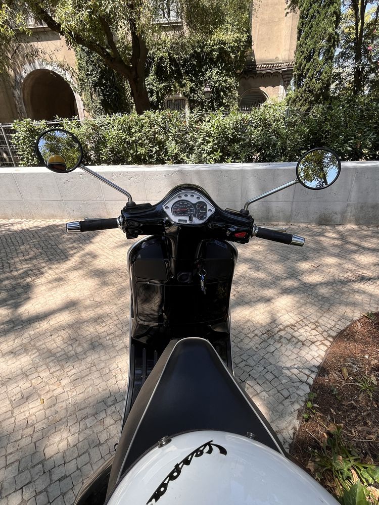 Piaggio Vespa GTS 125