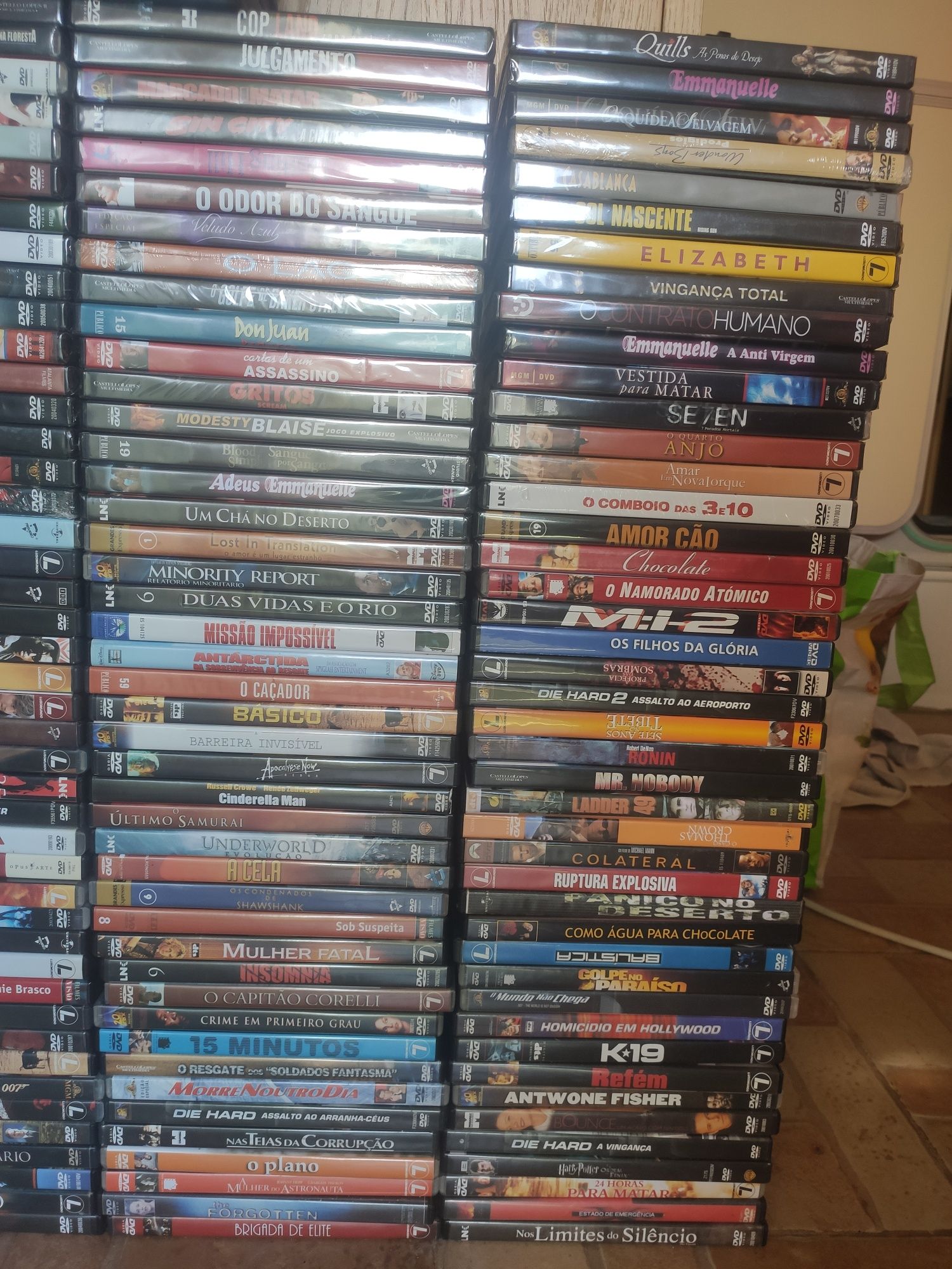 Filmes em DVD cerca de 175