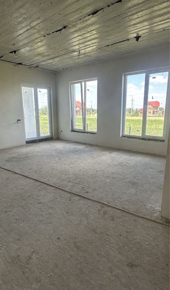 Продаж! Сучасний будинок 1км від м. Чернівці