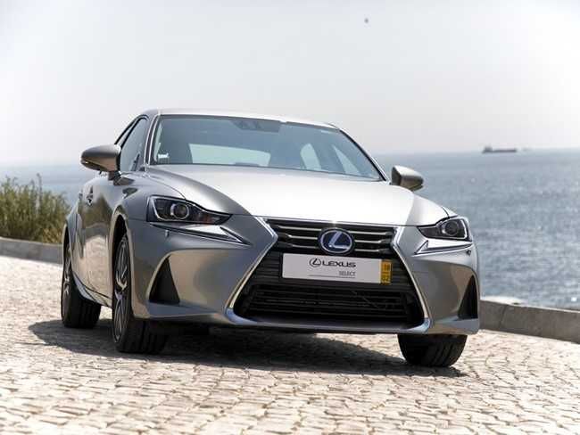 LEXUS IS300H impecavelmente estimado e com poucos KM