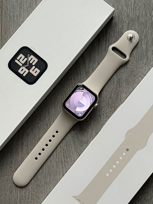 Apple Watch SE (Gen-2) 40mm Starlight