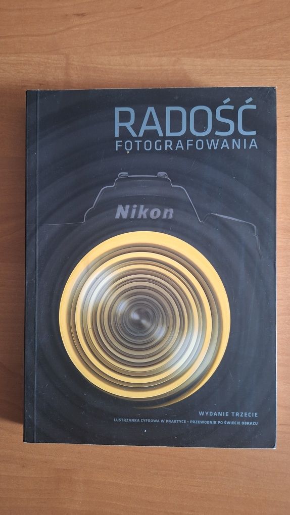 Nikon D5100, obiektyw Nikkor 18-105 ED VR