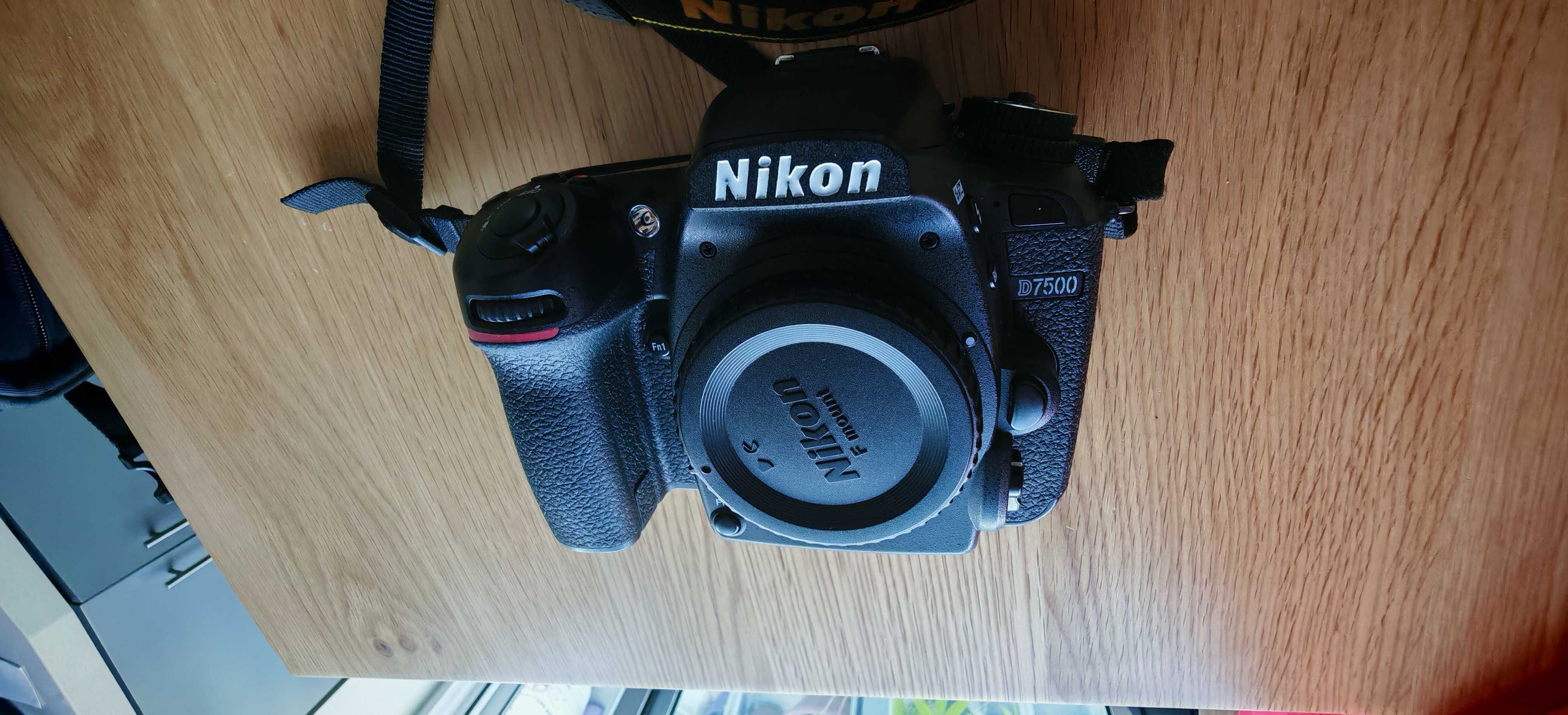 NIKON D7500 + 3 objetivas + acessórios