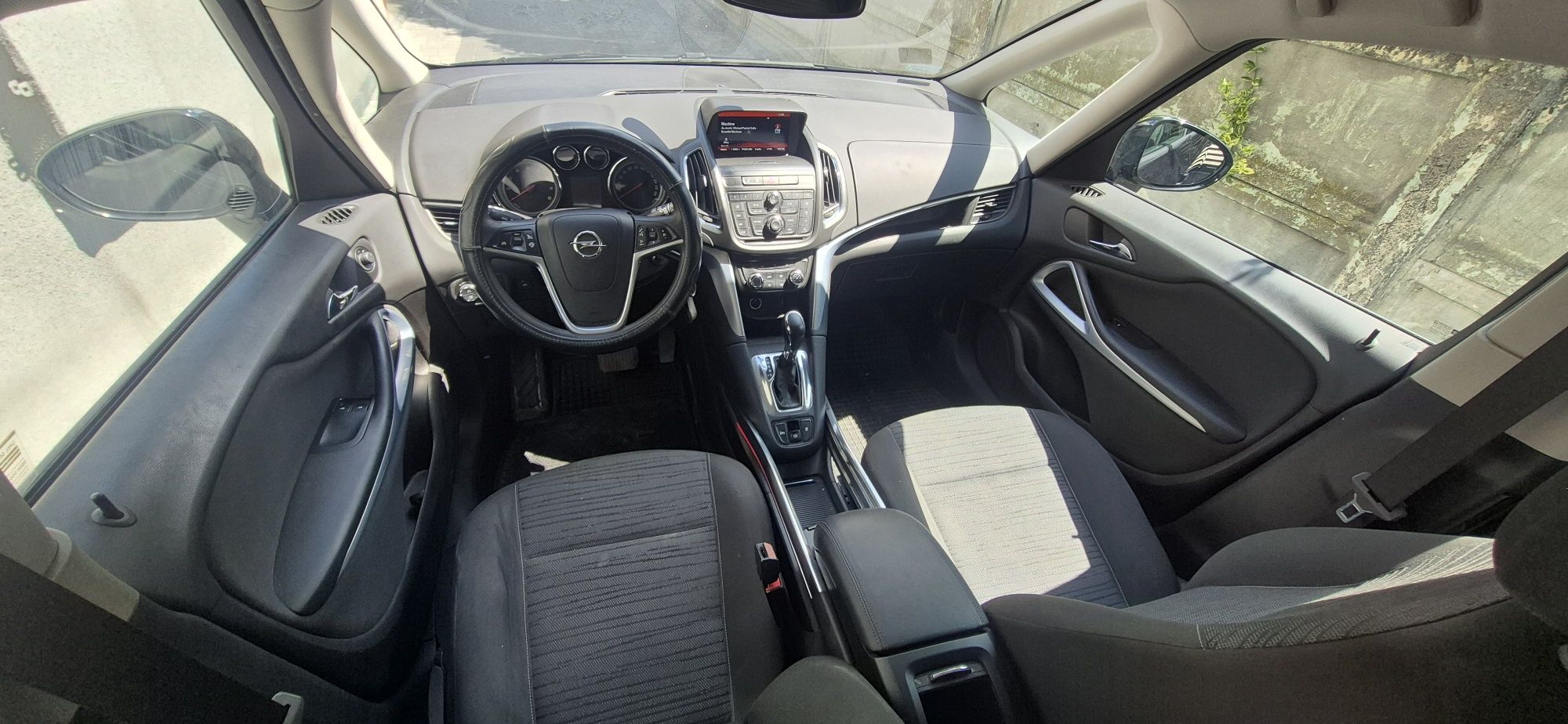 Opel Zafira C 1.4turbo Automat Kamera  7os.2015r uszkodzony silnik