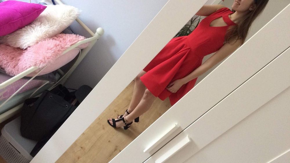 czerwona sukienka talya