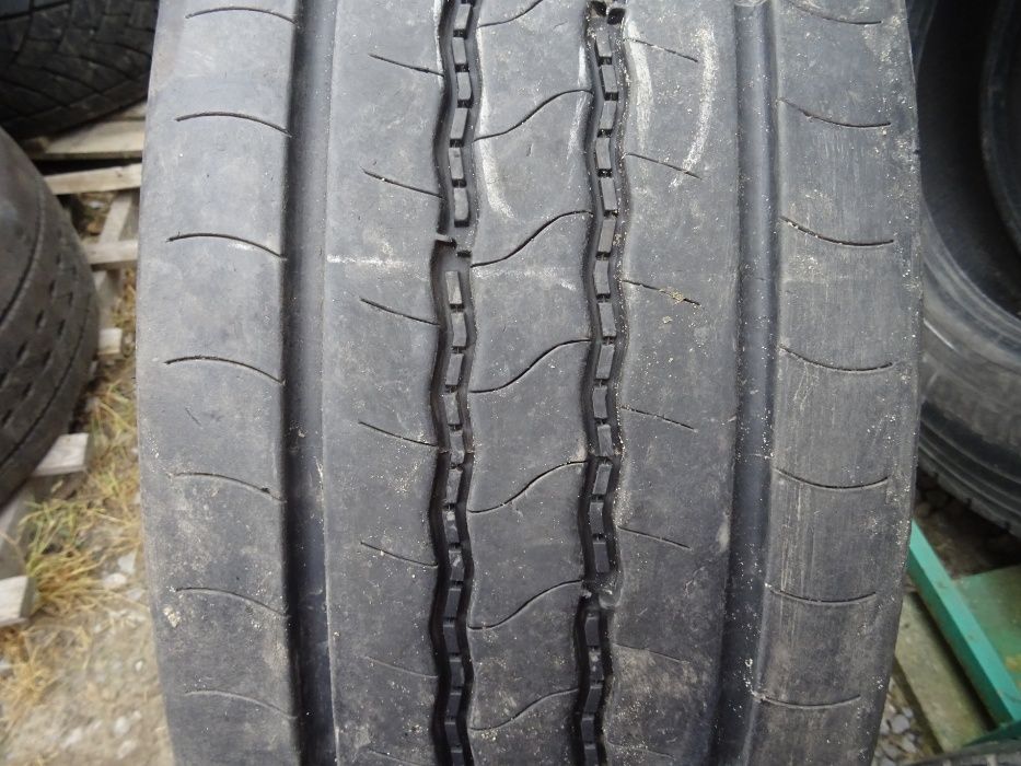 Opona 315/70R22.5 Bridgestone R-STEER 001 ( 700 netto)