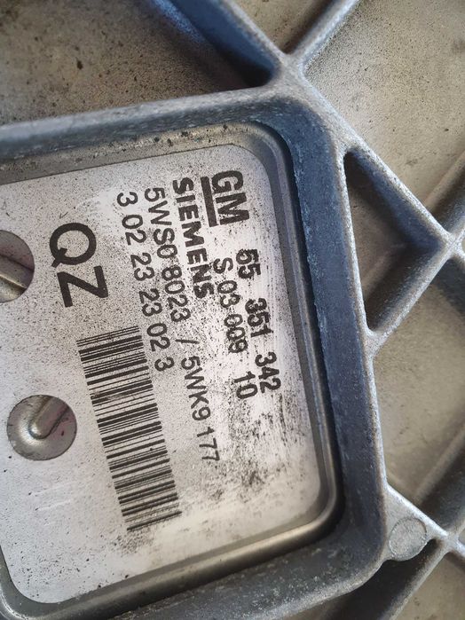 Komputer sterownik silnika Opel 2.2 Direct 155km z22yh Signum Vectra c