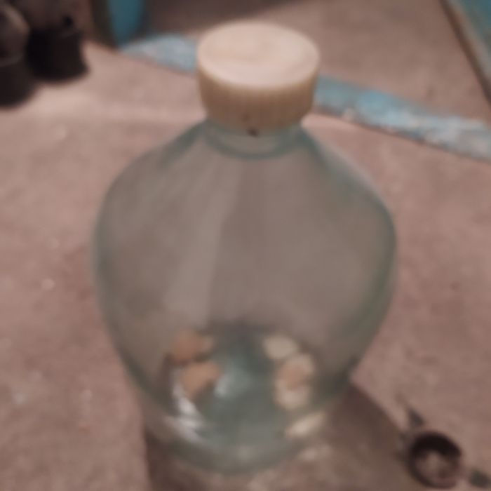 Продам 10л бутлі 6 штук,