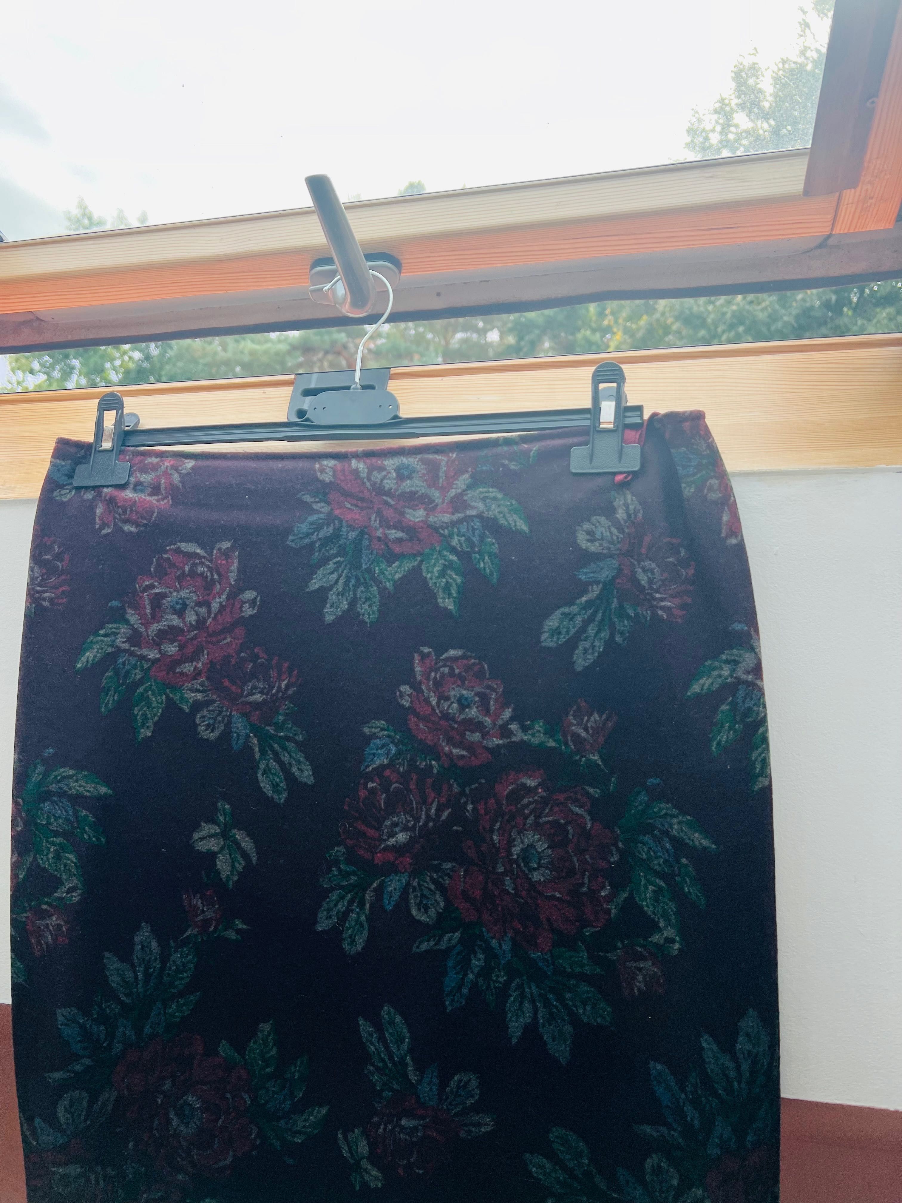 Spódnica w kwiatki rozmiar 42/XL Sigma