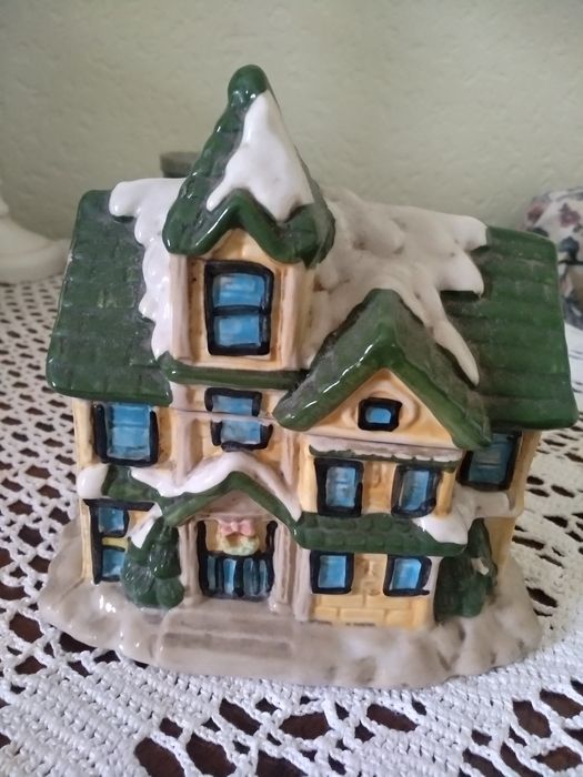 Продам Старинный коллекционный фарфор статуэтка антиквар ретро домик ш