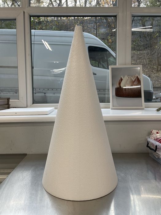 Конус із пінопласту 70 см конус из пинопласта 70 см