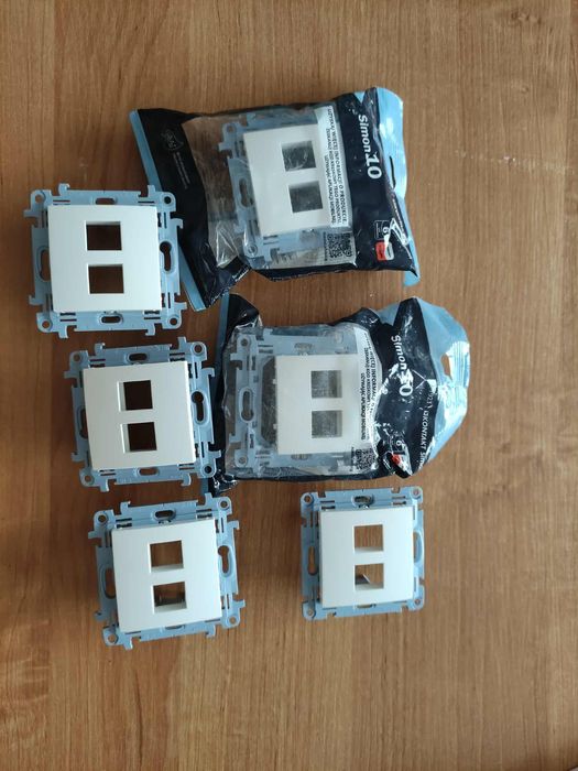 Simon 10 ramka do gniazda podwójnego sieciowe rj45 białe, 6 sztuk