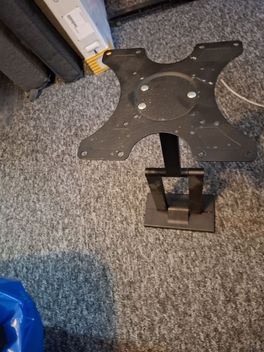 Uchwyt ścienny do Tv 48 cali.