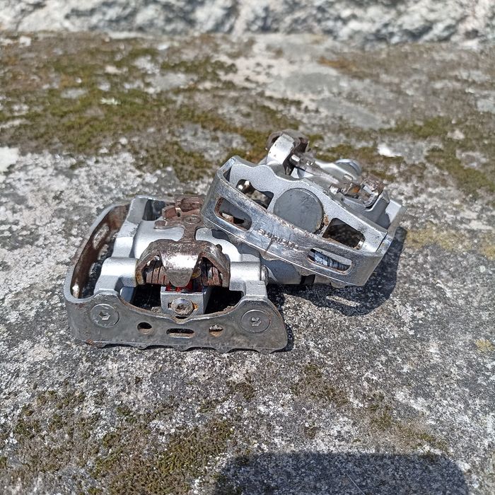 Pedais Shimano em alumínio