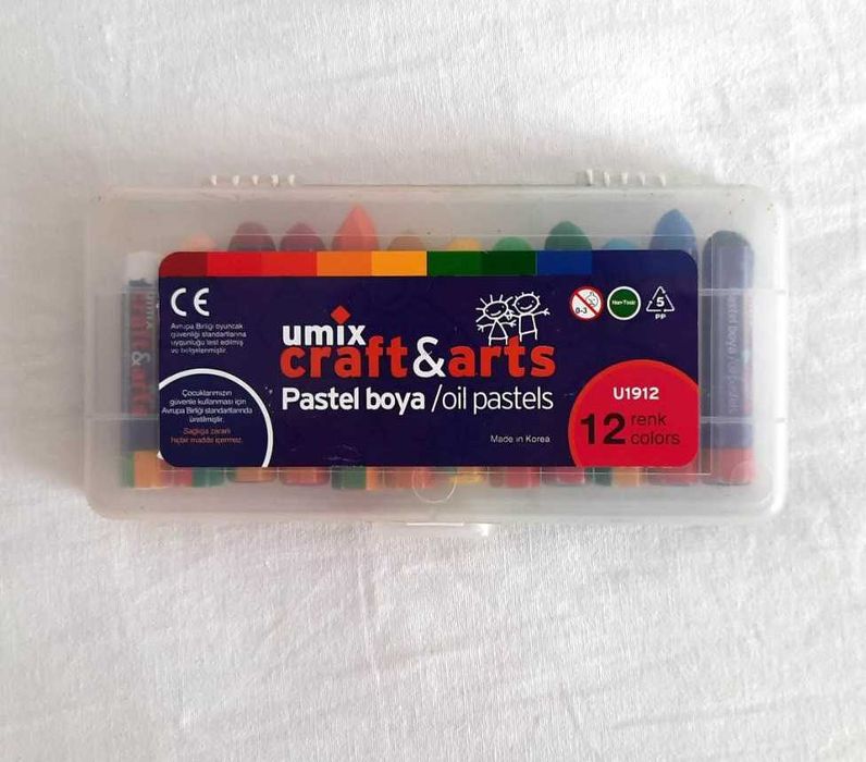 Б/у набор детской восковой пастели 12 цв. в пенале Craft & Arts, Umix