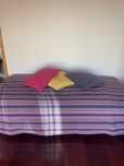 Cama de solteiro com estrado e colchao