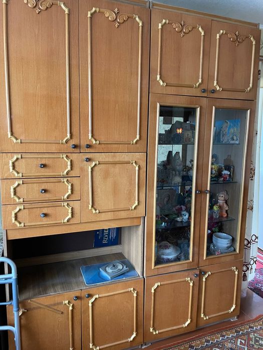 Продам стенку в хорошем состоянии