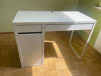 Białe biurko IKEA Micke