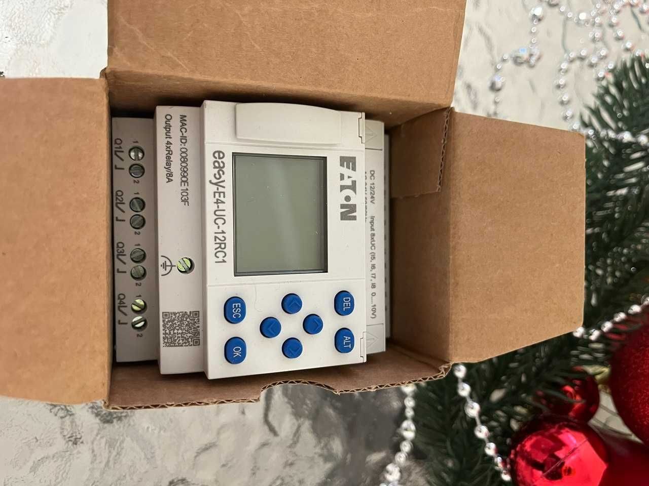 Програмоване реле Eaton ПЛК EASY-E4-UC-12RC1 8 дисплей+клавіатура,