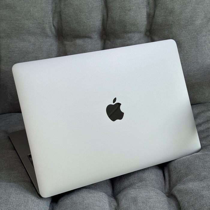 Apple macbook pro 13 2021 M1 256gb